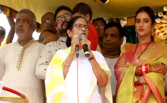 रथ यात्रा में शामिल होने पहुंचीं ममता बनर्जी तो BJP समर्थक लगाने लगे ‘जय श्री राम’ के नारे