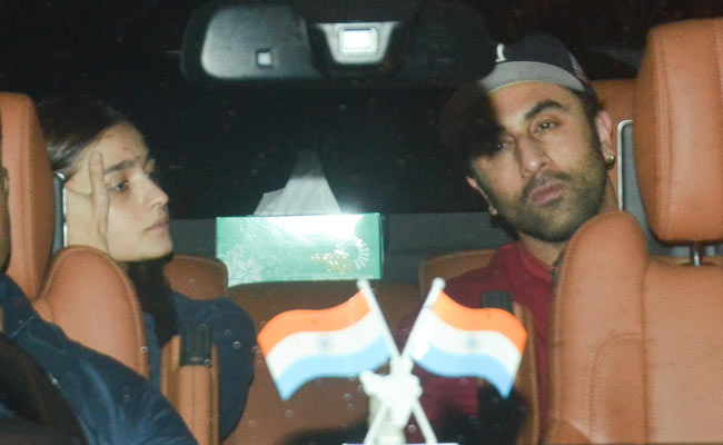 No Monday Blues For Alia Bhatt And Ranbir Kapoor. Pics From Their Late Night Outing