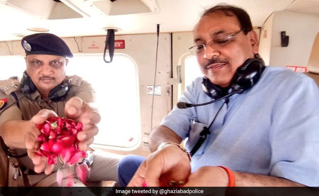 Top UP Officers Take Chopper Ride To Shower Flowers On Kanwar Pilgrims