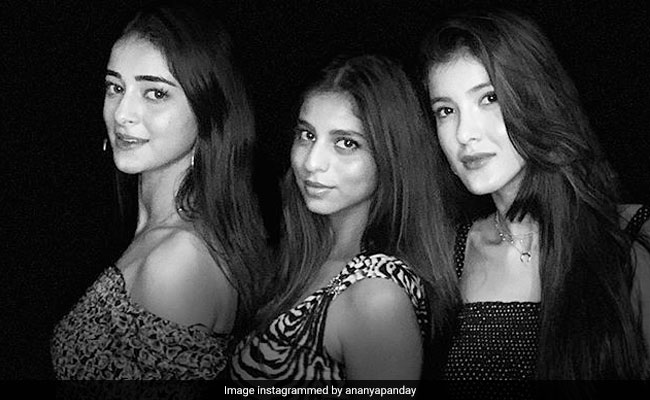 Shah Rukh Khan's 'Charlie's Angels' Pic Of Ananya, Suhana, Shanaya Is Dazzling X 3