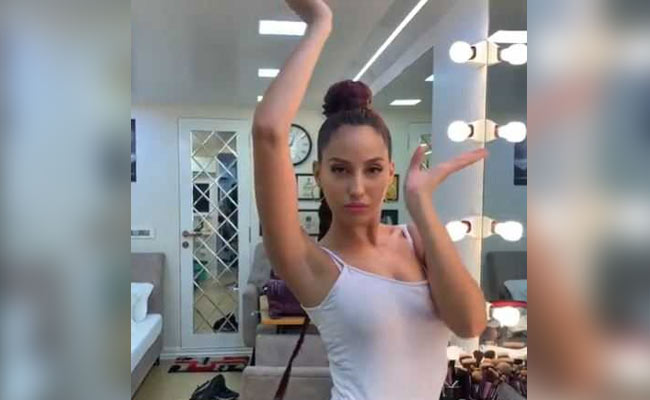 नोरा फतेही ने 'खड़के गलासी' पर किया धांसू डांस, वीडियो हुआ वायरल