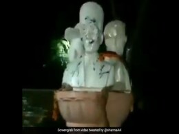 Congress' Students Body Blackens Bust Of Veer Savarkar Installed At Delhi University Congress' Students Body Blackens Bust Of Veer Savarkar Installed At Delhi University