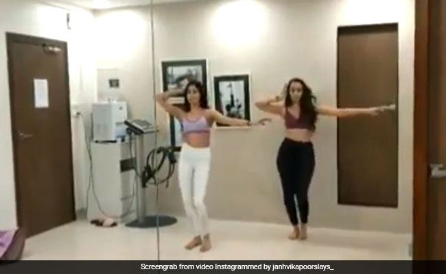 This Video Of Janhvi Kapoor Dancing To <i>Akh Lad Jaave</i> Is All You Need To See Today