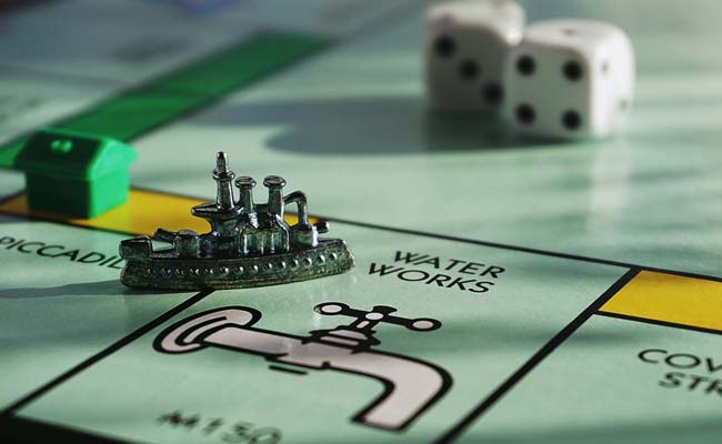 The Next Time You're Stuck Indoors, Bring Out These 7 Games For Adults