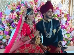 भारतीय दुल्हन संग शादी के बंधन में बंधे पाकिस्तानी क्रिकेटर हसन अली, देखें तस्वीरें भारतीय दुल्हन संग शादी के बंधन में बंधे पाकिस्तानी क्रिकेटर हसन अली, देखें तस्वीरें