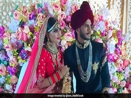 पाक खिलाड़ी हसन अली की पत्नी से शख्स ने पूछा- 'कौन है पसंदीदा बल्लेबाज?' लिया इस भारतीय क्रिकेटर का नाम पाक खिलाड़ी हसन अली की पत्नी से शख्स ने पूछा- 'कौन है पसंदीदा बल्लेबाज?' लिया इस भारतीय क्रिकेटर का नाम