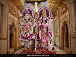 Happy Krishna Janmashtami 2021 : क्या है पंचामृत और क्यों जरूरी है इसका भोग कान्हा को लगाना, आप भी जान लें ये है खास वजह Happy Krishna Janmashtami 2021 : क्या है पंचामृत और क्यों जरूरी है इसका भोग कान्हा को लगाना, आप भी जान लें ये है खास वजह