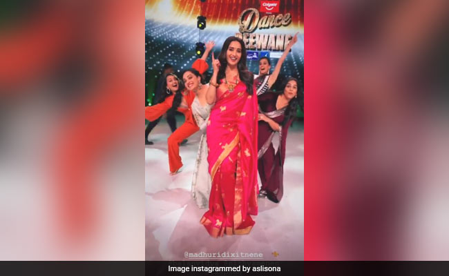<i>Mission Mangal</i> : When Vidya Balan, Sonakshi Sinha And Taapsee Pannu Became '<i>Dance Deewane</i>' With Madhuri Dixit