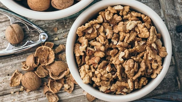 Walnuts are nutritious and delicious tree nuts and provide us with a variety of benefits