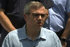 Mehbooba Mufti, Omar Abdullah Under House Arrest In J&K Turmoil Mehbooba Mufti, Omar Abdullah Under House Arrest In J&K Turmoil