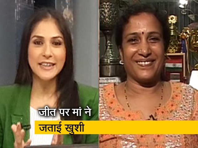 पीवी सिंधू की ऐतिहासिक जीत पर मां ने जताई खुशी, कहा- इससे अच्छा गिफ्ट नहीं हो सकता