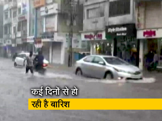 गुजरात: भारी बारिश से पानी-पानी वडोदरा
