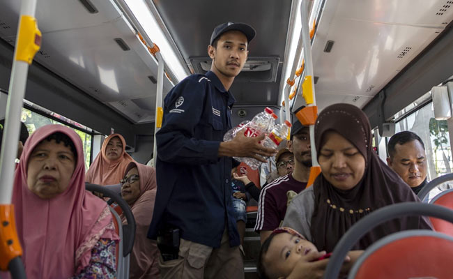 In Indonesia, Trash As Payment For Tickets On 'Plastic Bus'