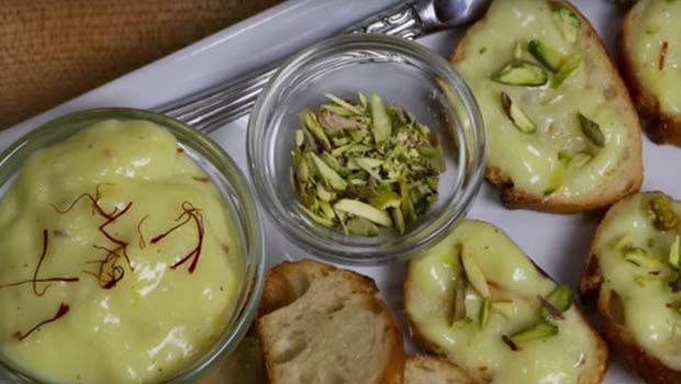 Watch: Turn Your Bruschetta Slices Into A Delightful Dessert With This Recipe!