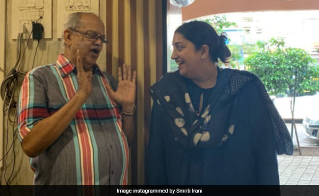 Smriti Irani's Hilarious Disclaimer After A "<i>Khalaas</i> Meal"