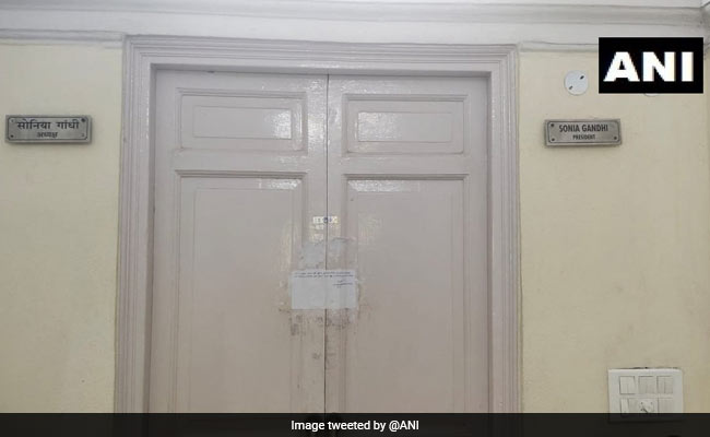 After Sonia Gandhi's Appointment, Old Name Plates Back At Congress Office