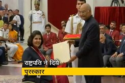 19 खिलाड़ियों को 'अर्जुन पुरस्कार', दीपा मलिक और बजरंग पुनिया को 'खेल रत्न' 19 खिलाड़ियों को 'अर्जुन पुरस्कार', दीपा मलिक और बजरंग पुनिया को 'खेल रत्न'