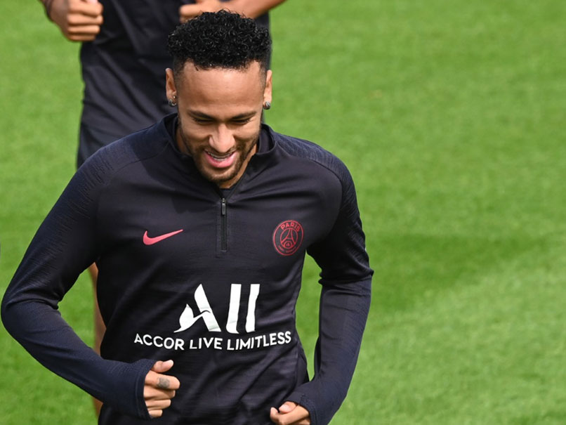 स्टार फुटबॉलर नेमार को लोन पर लेने के बार्सिलोना के प्रस्ताव को PSG ने किया खारिज