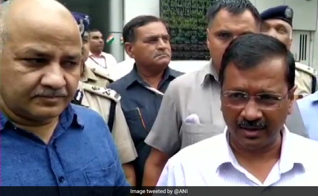 Rajnath Singh, Arvind Kejriwal, Smriti Irani Visit Arun Jaitley At AIIMS