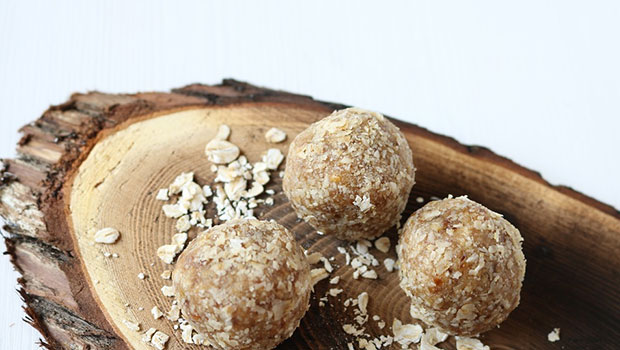 In a recent video uploaded to her Instagram, Pooja Malhotra has introduced us to this nutritious treat
