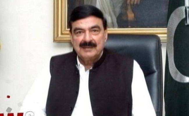 पाकिस्तानी मंत्री की लंदन में पिटाई, मारा गए घूंसे और फेंके गए अंडे, जानें क्या थी वजह?