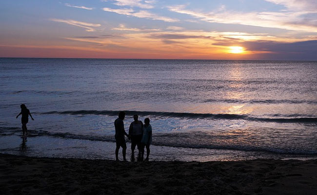 Surfers Unaware Of Cyanide Leak From Steel Plant For Days In US Lake