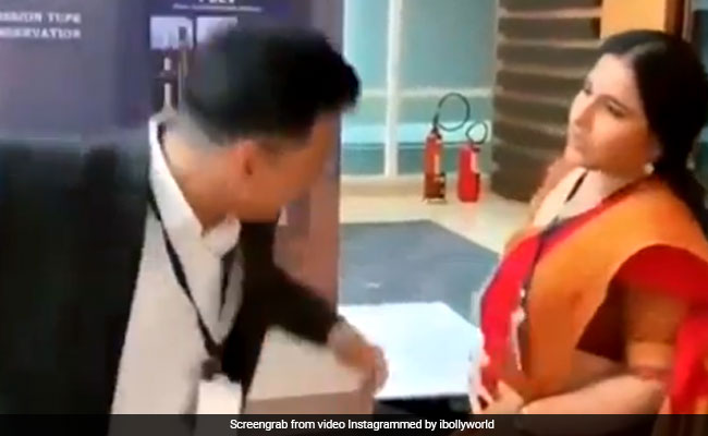 अक्षय कुमार ने विद्या बालन पर उठाया हाथ तो एक्ट्रेस ने यूं दिया करारा जवाब- देखें Video