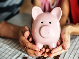 Two Sisters In UP Donate Rs 10,000 To COVID Funds From Piggy Bank Savings Two Sisters In UP Donate Rs 10,000 To COVID Funds From Piggy Bank Savings