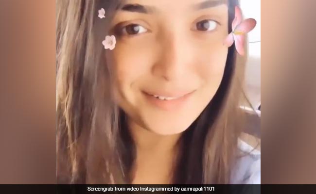 Bhojpuri Cinema: भोजपुरी एक्ट्रेस आम्रपाली दुबे ने दिया ज्ञान, कहा-अगर कोई आपके चरित्र पर कीचड़ उछाले तो...