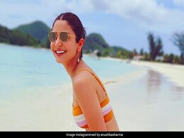 अनुष्का शर्मा ने इंस्टाग्राम पर बिकिनी में पोस्ट की फोटो तो विराट कोहली का यूं आया कमेंट अनुष्का शर्मा ने इंस्टाग्राम पर बिकिनी में पोस्ट की फोटो तो विराट कोहली का यूं आया कमेंट
