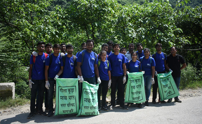 300 Students Participate In Cleanliness Drive Organized By IIT Mandi