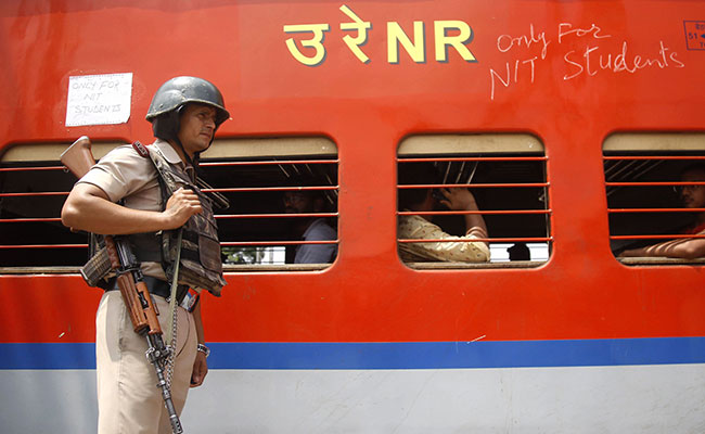 Classes Cancelled, NIT Srinagar Students Leave For Home Amid Confusion