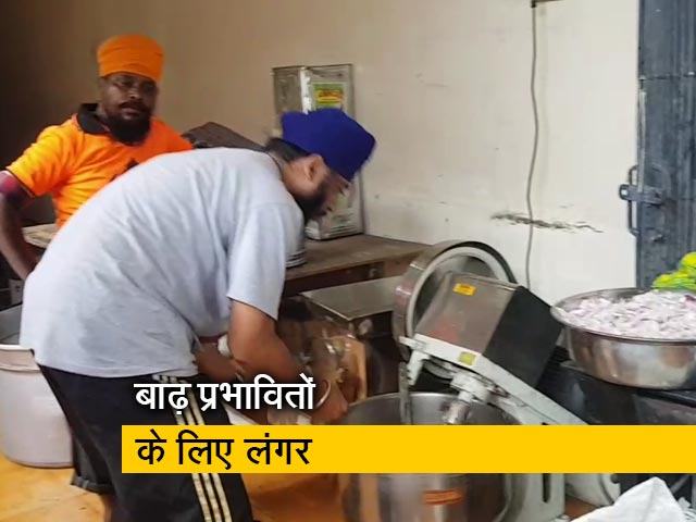 गुरुद्वारे में बाढ़ पीड़ितों के लिए हुआ लंगर का इंतजाम