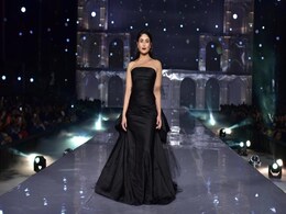 Lakme Fashion Week 2019 Finale: Black Magic Woman Kareena Kapoor Closes Fashion Gala With A Bang Lakme Fashion Week 2019 Finale: Black Magic Woman Kareena Kapoor Closes Fashion Gala With A Bang