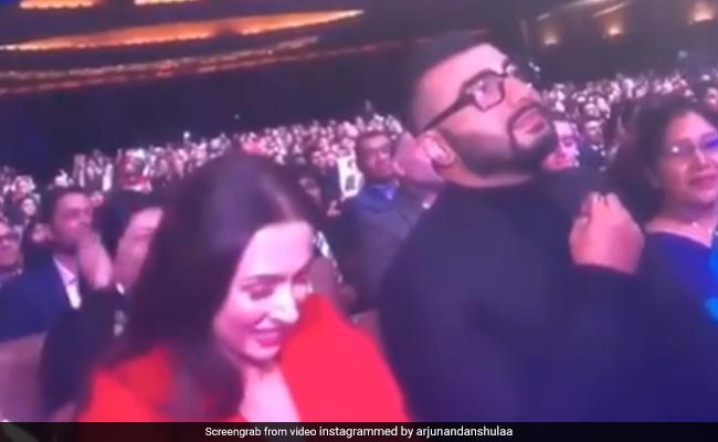 Viral: Arjun Kapoor's Reaction To Melbourne Film Festival Host Karan Tacker Flirting With Malaika Arora