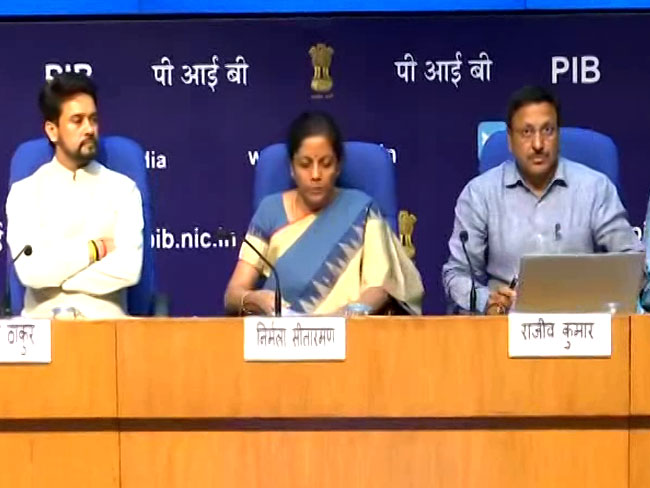 देश के आर्थिक हालात पर वित्त मंत्री का बयान, कहा - हमारी विकास दर दूसरों से बेहतर है