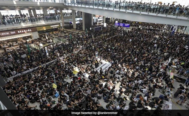 हिंसा से हांगकांग पतन के रास्ते पर जाएगा, जहां से वापसी संभव नहीं होगी: कैरी लैम