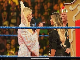 SummerSlam 2019: इस रेस्लर की बेटी ने कर दिया ट्रिश स्ट्रेटस को चैलेंज, खूनी टक्कर को तैयार SummerSlam 2019: इस रेस्लर की बेटी ने कर दिया ट्रिश स्ट्रेटस को चैलेंज, खूनी टक्कर को तैयार