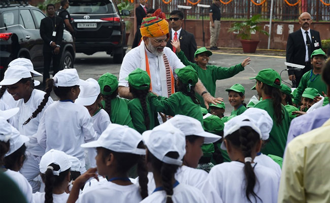 Watch: PM Modi 'Mobbed' By Schoolchildren After Independence Day Speech