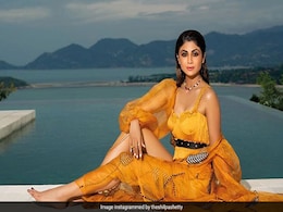 पकड़ी गई Shilpa Shetty की चोरी, 'छीन' कर खाई आइसक्रीम, कहा- जिंदगी के मजे लो... देखें Video पकड़ी गई Shilpa Shetty की चोरी, 'छीन' कर खाई आइसक्रीम, कहा- जिंदगी के मजे लो... देखें Video