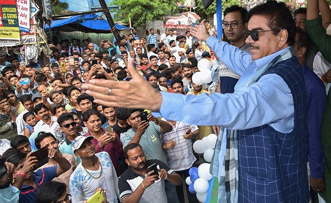 "Now Bengali Babu" Shatrughan Sinha vs "<i>Ghar Ki Beti</i>" In Asansol Bypoll