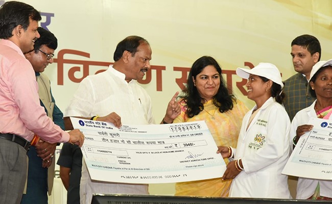 खेतों की मिट्टी को सेहतमंद बनाने की कोशिश में जुटी झारखंड सरकार