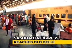 Samjhauta Express, Stopped By Pak At Wagah, Reaches Delhi 5 Hours Late Samjhauta Express, Stopped By Pak At Wagah, Reaches Delhi 5 Hours Late