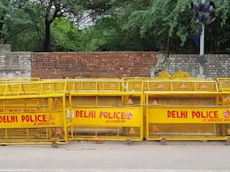 दिल्ली के सदर बाजार में 12 साल की लड़की से गैंगरेप, महिला समेत सभी अरोपी गिरफ्तार दिल्ली के सदर बाजार में 12 साल की लड़की से गैंगरेप, महिला समेत सभी अरोपी गिरफ्तार