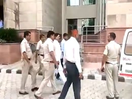 बाहुबली विधायक अनंत सिंह को एक दिन की न्यायिक हिरासत में भेजा गया तिहाड़ जेल, कोर्ट ने दिल्ली पुलिस को दिए ये आदेश बाहुबली विधायक अनंत सिंह को एक दिन की न्यायिक हिरासत में भेजा गया तिहाड़ जेल, कोर्ट ने दिल्ली पुलिस को दिए ये आदेश