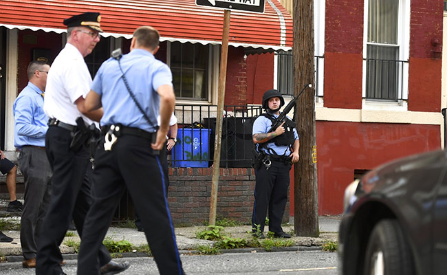 6 US Cops Injured In Shooting, 2 Trapped In House With Gunman Rescued