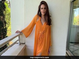 Esha Gupta, Trolled For Republic Day Post On Independence Day, Says Account Was Hacked Esha Gupta, Trolled For Republic Day Post On Independence Day, Says Account Was Hacked