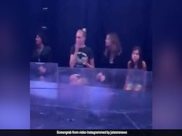 प्रियंका चोपड़ा की जेठानी के साथ जमकर नाचीं उनकी मम्मी, Video हुआ वायरल प्रियंका चोपड़ा की जेठानी के साथ जमकर नाचीं उनकी मम्मी, Video हुआ वायरल