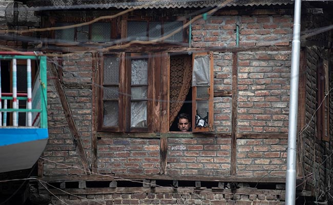 Phone Lines In Kashmir Back Over Weekend, Schools Next Week: Official