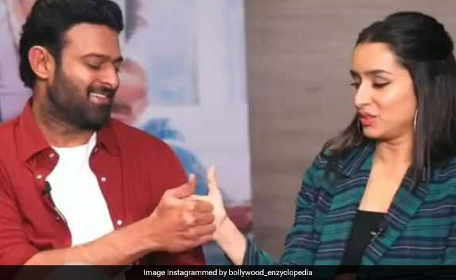Saaho: प्रभास और श्रद्धा कपूर को मिला ऐसा चैलेंज, बन बैठे एक दूसरे के दुश्मन- देखें वीडियो